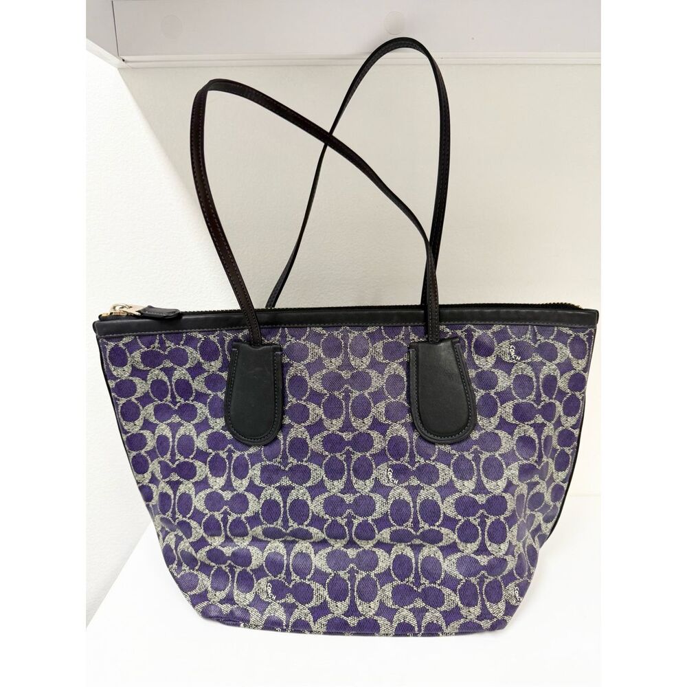 Coach Signature Coated Canvas Taxi Zip Top Tote Style 33504 Violet Purple